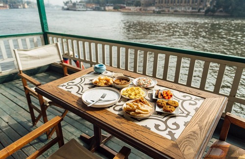 Gezira Apartamento | Houseboat65 - Historic Home on the Nile - Zamalek, Central Cairo