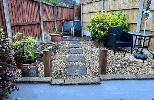 Stoke-on-Trent Casa | Housefield Stay, Room 4