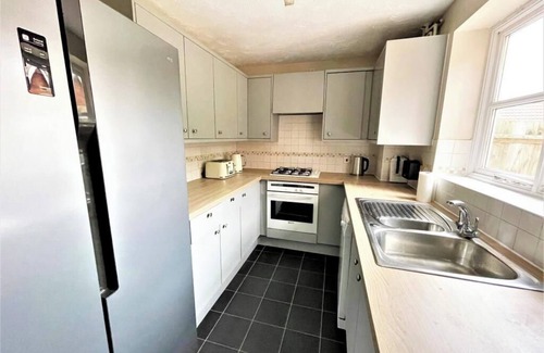 Colchester Casa | HouseSleeps10-Garden-Parking-Family&ContractorsOK