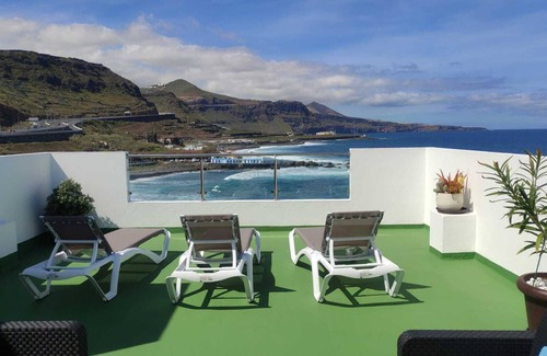 Moya Casa | Housing, with 2 bedrooms, kitchen, bathroom, living room and solarium.