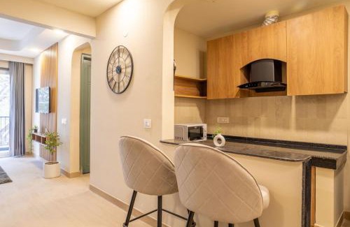 Gurugram Hotel | Housr 1 BHK Apartment Sector 42 Gurgaon Near Two Horizon Centre