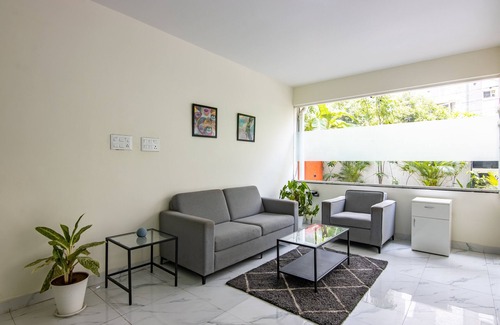 Kondapur Hotel | Housr 50 Luxury Rooms Near Cyber Tower
