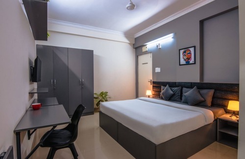 Kondapur Hotel | Housr 50 Luxury Rooms Near Cyber Tower