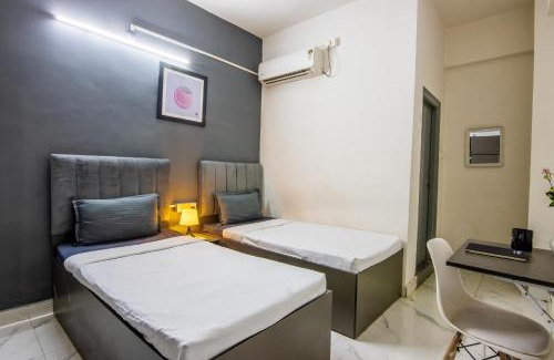 Hyderabad Hotel | Housr Q City, Hyderabad Gowlidoddy