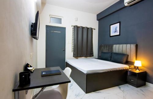 Hyderabad Hotel | Housr Q City, Hyderabad Gowlidoddy