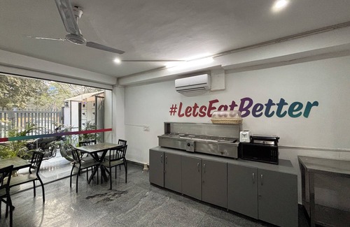 Sushant Lok Hotel | Housr Sector 43 Gurgaon Paras Hospital
