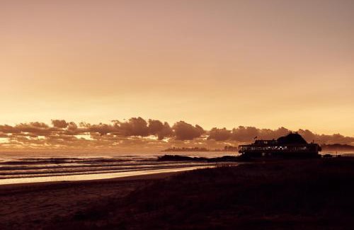 Currumbin Apartamento | Houston Beachfront Apartments