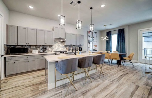 Greater Heights Casa | Houston Heights Luxury Escape –Near Downtown & NRG