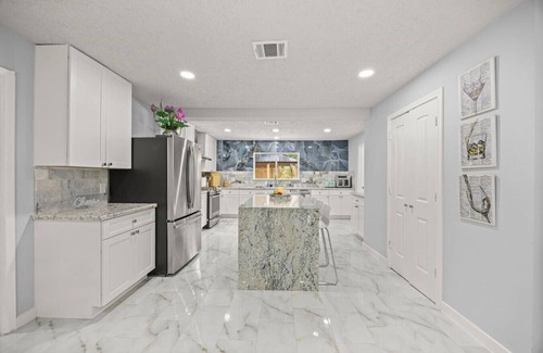 Barker Apartamento | Houston Social Court & Event, Pickleball, Billiard