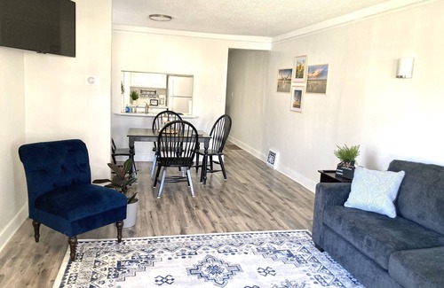 Hutchinson Casa | Houston Whiteside Cottage