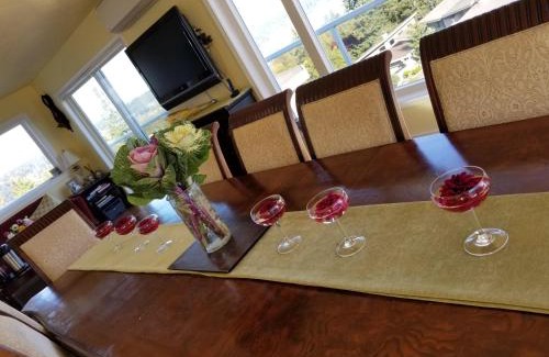 Colwood Casa | HOV B&B House -Hospitality Ocean View Victoria-