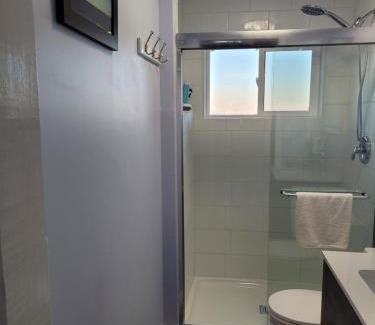Colwood Casa | HOV B&B House -Hospitality Ocean View Victoria-