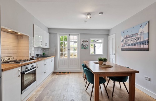 Hove Casa | Hove Actually House | By My Getaways