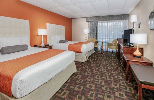 Central Oklahoma City Hotel | Howard Johnson by Wyndham Oklahoma City Airport/ Fairgrounds