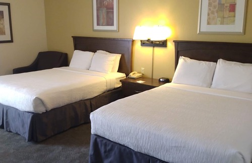 Hadley Hotel | Howard Johnson by Wyndham Amherst Hadley