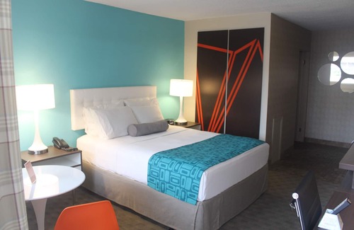 Sunnyside Hotel | Howard Johnson by Wyndham Kingston