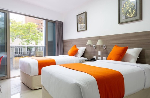 Petit Jean Ocharán Hotel | Howard Johnson by Wyndham Lima Miraflores Larco