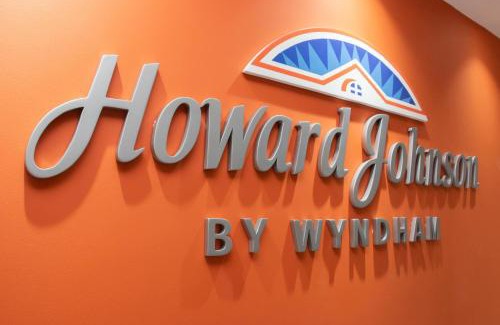 Petit Jean Ocharán Hotel | Howard Johnson by Wyndham Lima Miraflores Art House
