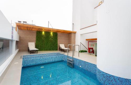 Petit Jean Ocharán Hotel | Howard Johnson by Wyndham Lima Miraflores Art House