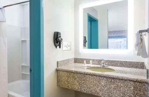 Fellowship Hotel | Howard Johnson by Wyndham Ocala FL I-75
