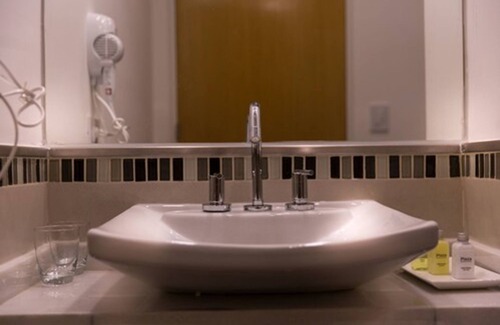 Microcentro Hotel | Howard Johnson Plaza by Wyndham Buenos Aires