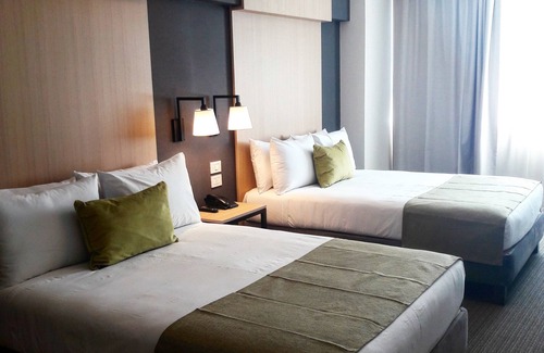 Microcentro Hotel | Howard Johnson Plaza by Wyndham Buenos Aires