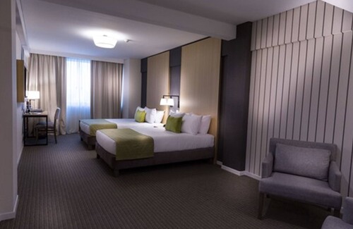 Microcentro Hotel | Howard Johnson Plaza by Wyndham Buenos Aires