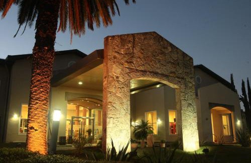 Río Ceballos Hotel | Howard Johnson Rio Ceballos Hotel y Casino