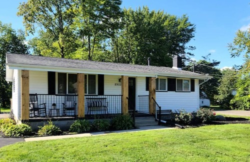 Howland Corners Casa | Howland Center Farmhouse Near The Grand Resort