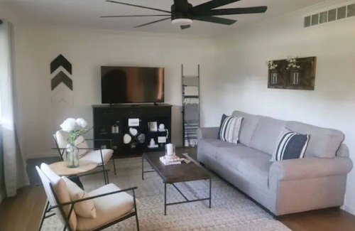 Howland Corners Casa | Howland Center Farmhouse Near The Grand Resort