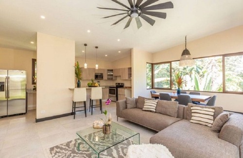 Valle Pura Vida Casa | Howler Hideaway - Rainforest Paradise, 3 Bed, Pool in Manuel Antonio