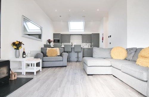 York Casa | Hoxne Cottages - Daisy Cottage with private hot tub