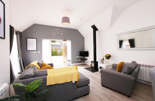 York Casa | Hoxne Cottages - Daisy Cottage with private hot tub