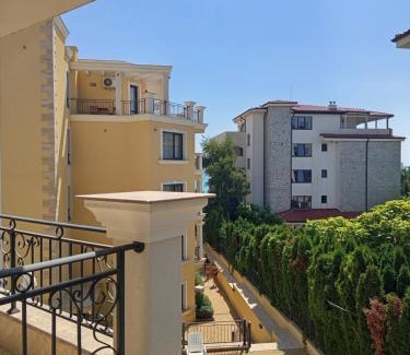 Yurta Apartamento | Hrizantema apartments HorizontM