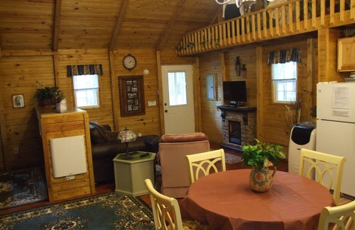 Spencer Cabina | HS-Dos habitaciones, Cumberland Plateau Retreat (Tres noches + $ 100 de descuento)
