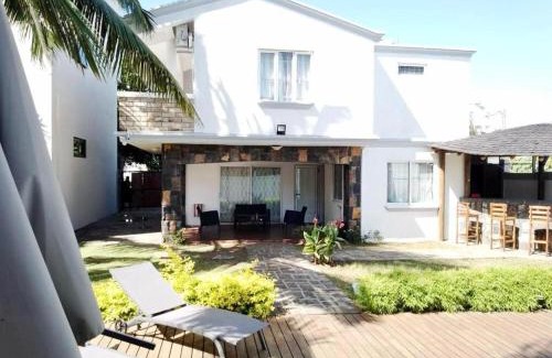Grand-Baie Casa | HSH France-Villa Sicilia avec piscine proche de la plage