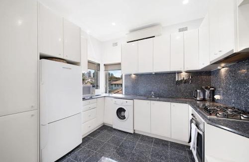 North Sydney Apartamento | HSNS1 - Bask in Sydney's Beauty at Harbourview Haven Apt