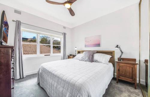 North Sydney Apartamento | HSNS1 - Bask in Sydney's Beauty at Harbourview Haven Apt