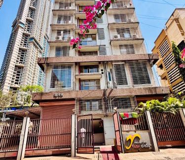 Malad West Cama Y Desayuno | Hsquare Malad Elegant Service Apartment