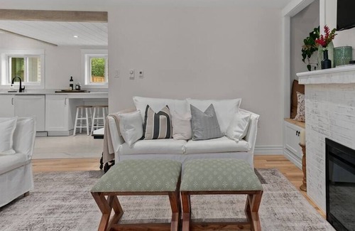 Fox Point Casa | Hubbards Cozy Convenient Cottage