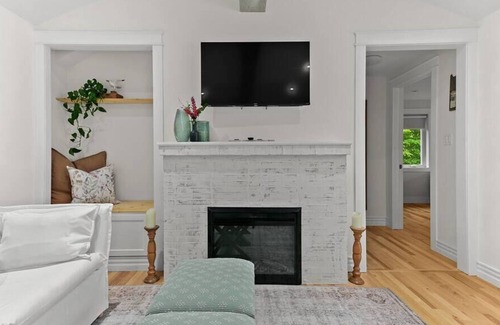Fox Point Casa | Hubbards Cozy Convenient Cottage