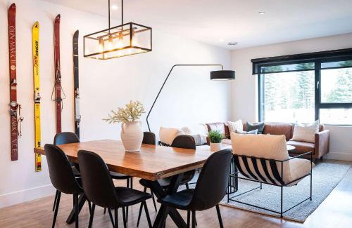 Revelstoke Apartamento | Huckin' Harry's