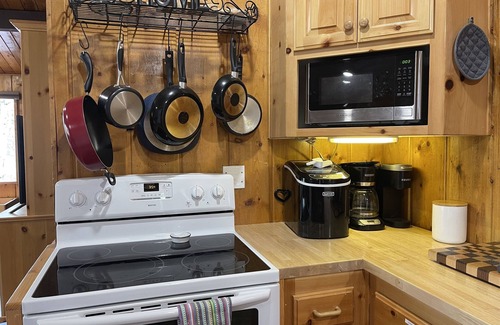 Last Chance Cabina | Huckleberry Hut | Yellowstone Cabin|