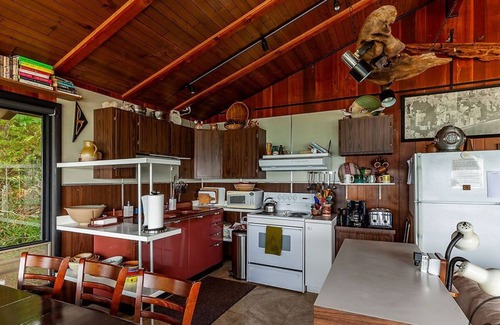 Montague Cabaña | Huckleberry's Hideaway