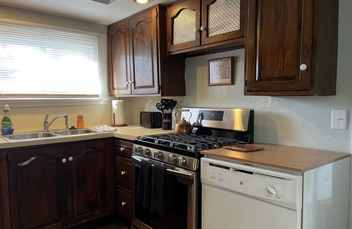 Old North Columbus Casa | Hudson Cottage | Fast WiFi!