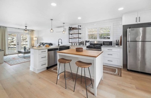 Poughkeepsie Casa | Hudson Escape W/ Hot Tub + Bridge View