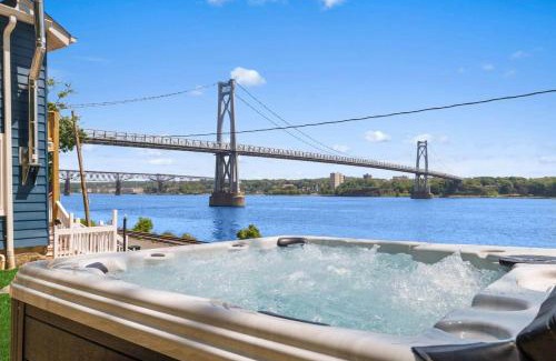 Poughkeepsie Casa | Hudson Escape W Hot Tub Bridge View