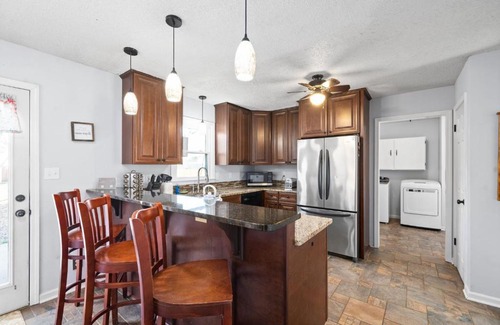 Clarksville Casa | Hudson House 0.2 Miles to Red River w/King Bed (1726 Broadripple Drive)