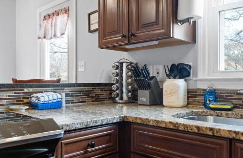 Clarksville Casa | Hudson House 0.2 Miles to Red River w/King Bed (1726 Broadripple Drive)
