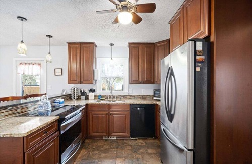 Clarksville Casa | Hudson House 1726 Broadripple